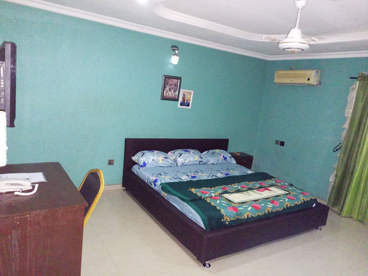 /web/uploads/116/De Villa Hotel and Suites/room-photos/Deluxe Room (Non-smoking)/6.jpg